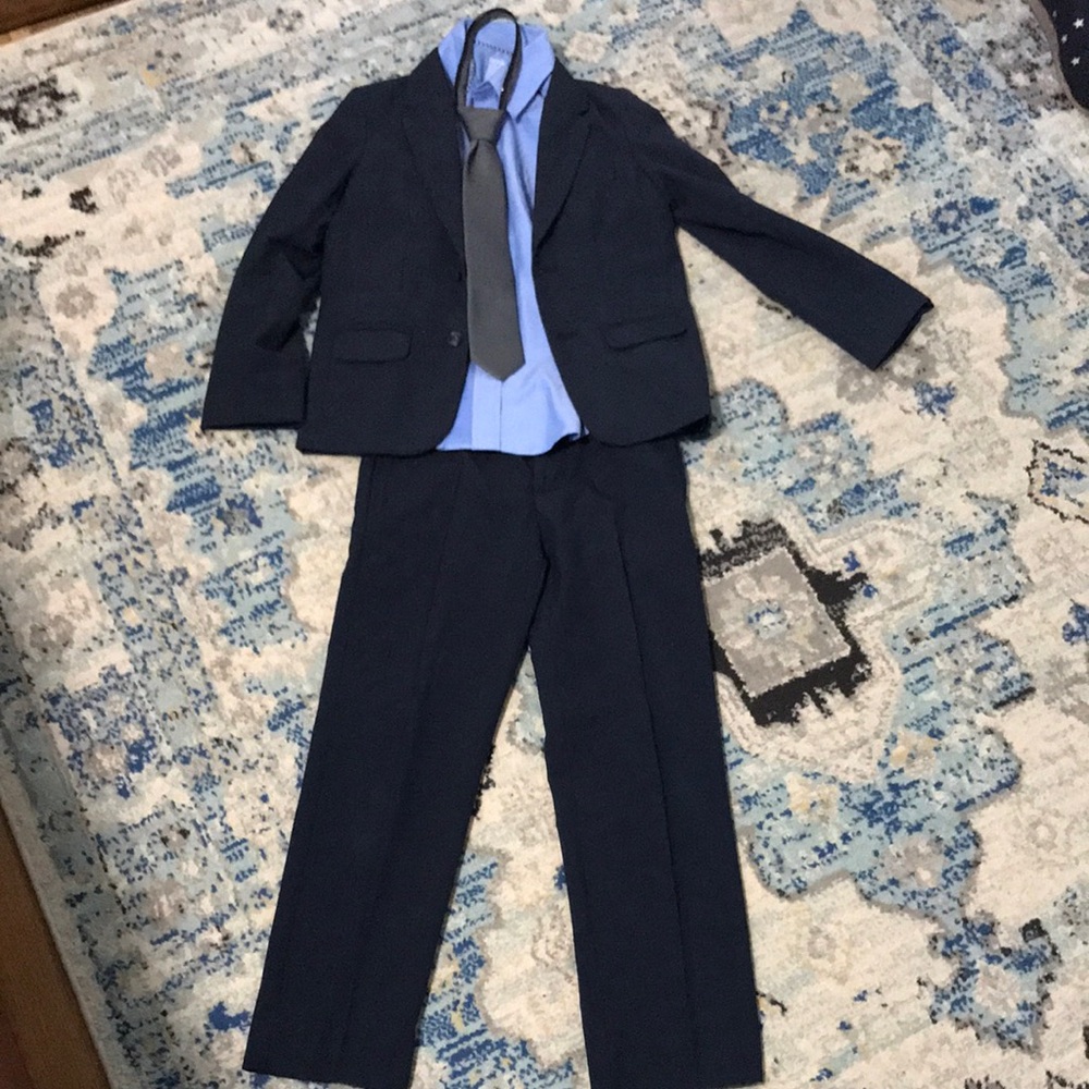 Navy Boy’s 4 piece suit-  size 7/8